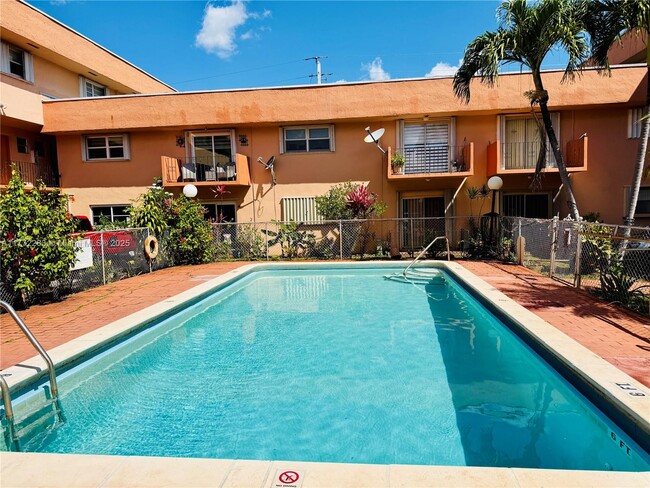Photo - 1100 W 35th St Condo Unit 8