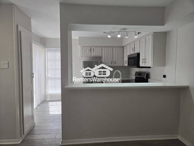 Photo - FOR RENT - MOVE IN READY - 2  BEDS 1.5 BAT...