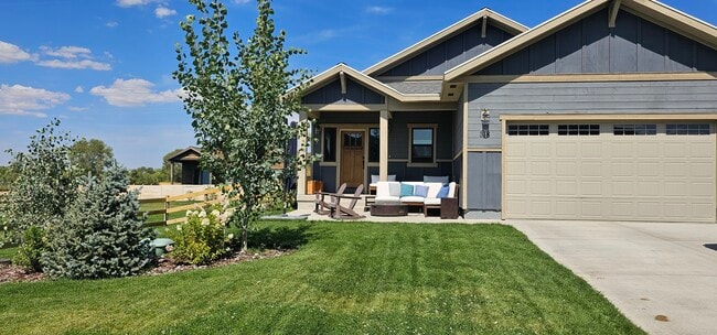 Building Photo - 318 Bald Eagle Dr Rental