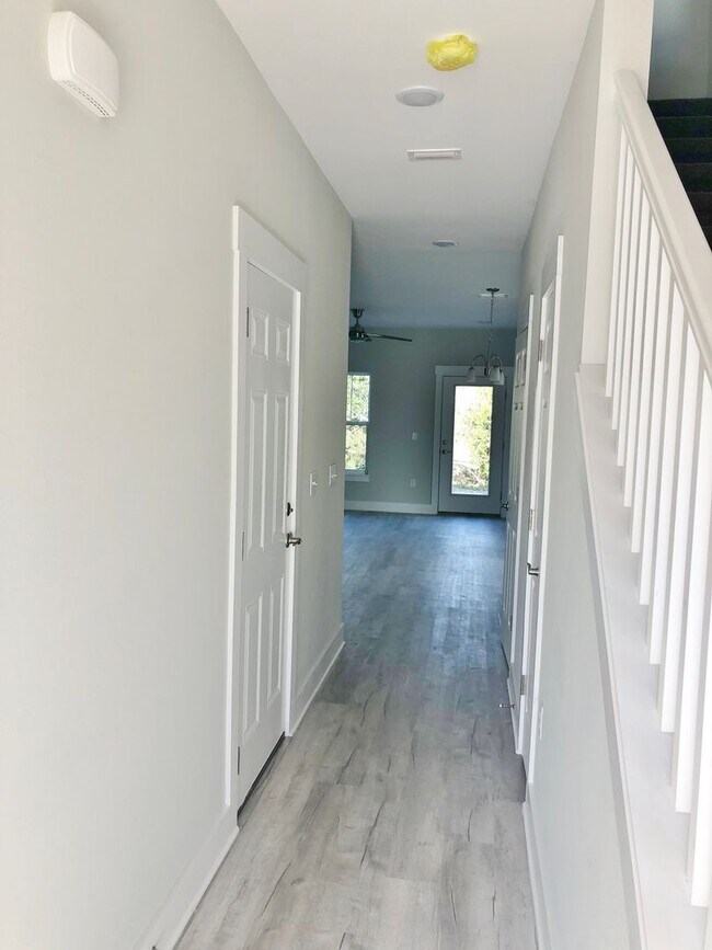 Photo - Gorgeous 3 Bedroom 2.5 Bath Townhome