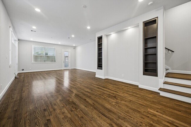 Photo - 1213 Crockett St