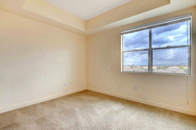 Photo - Beautiful top floor condo! Unidad 405