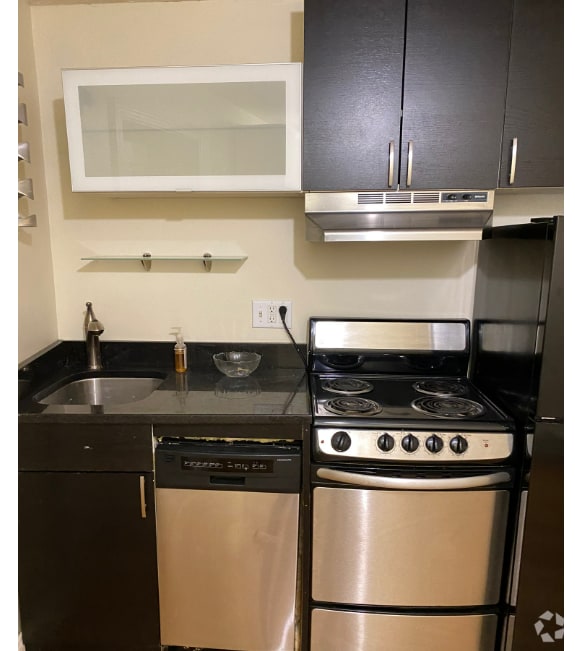 Building Photo - 10 Bartlett Pl Unit 2 Rental