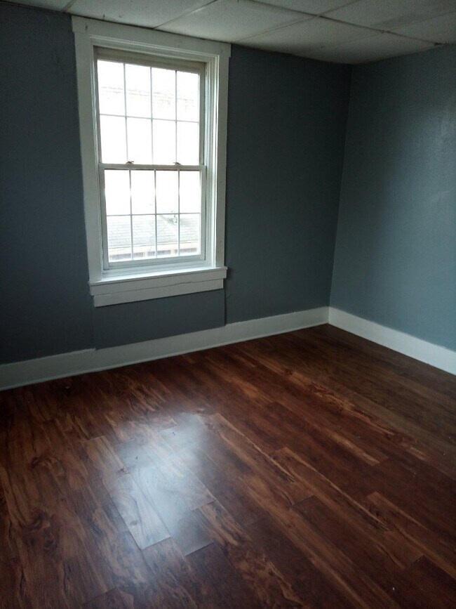 105 W Monroe Ave