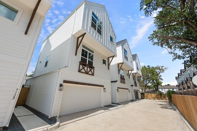 Building Photo - 912 Martin St Rental