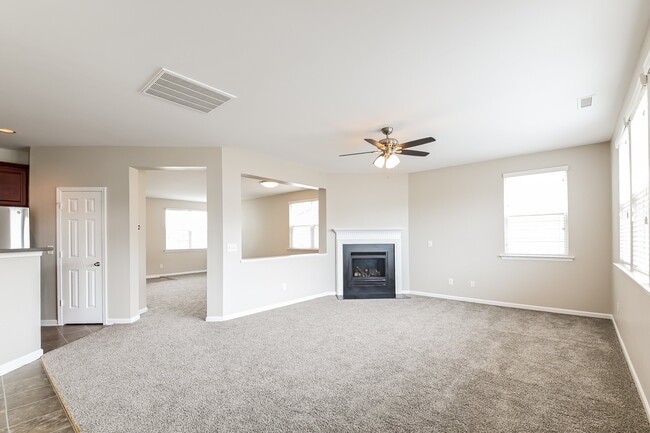 Photo - 304 Edgecroft Way