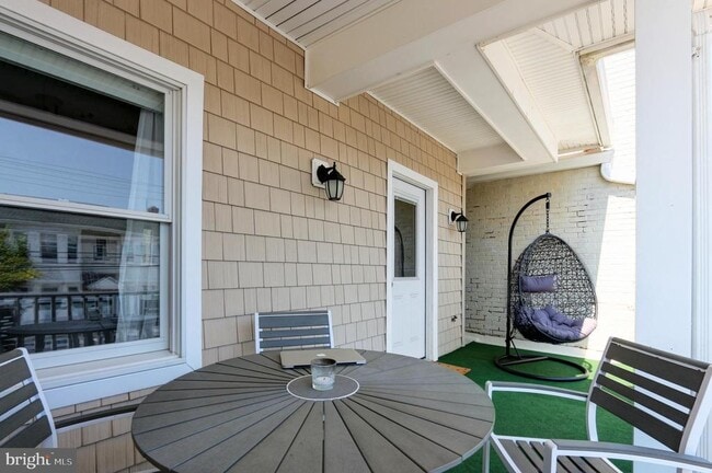 Building Photo - 5123 Ventnor Ave Unit B