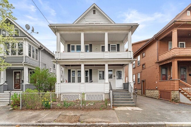 Building Photo - 15 Carney St Unit 1