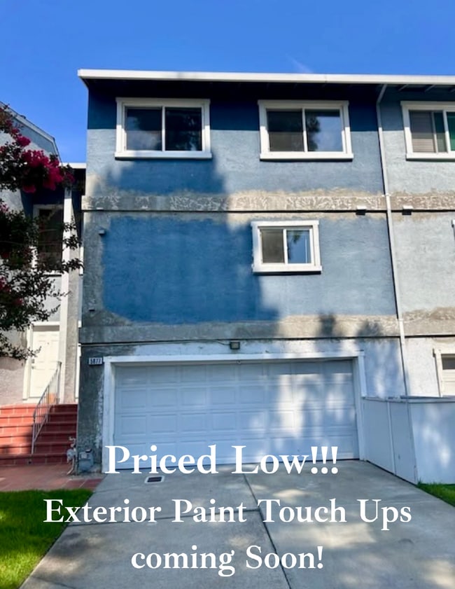 Photo - Bright 3 Bedroom Townhome in Newark