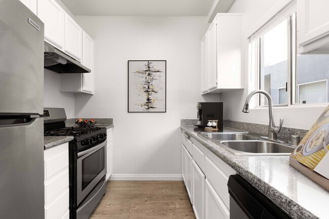 Photo - Nova Townhomes
