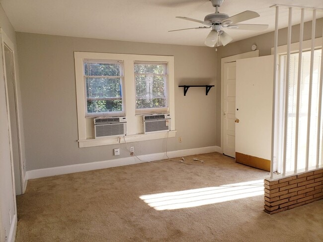 Photo - 402 N Augusta St