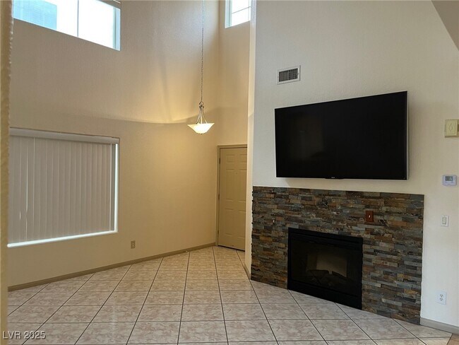 Photo - 5764 Yellowcrest Ct