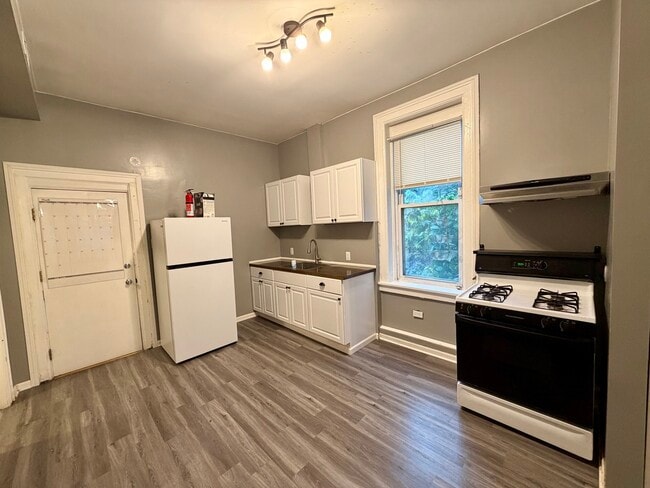 2008 W 23rd St