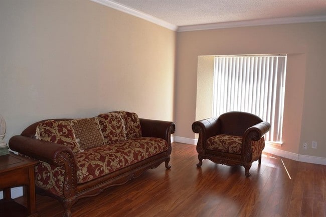 Photo - 14814 Perthshire Rd Unit 143