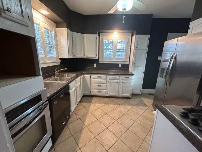 Photo - Quiet cozy bungalow in the heart of Quincy IL