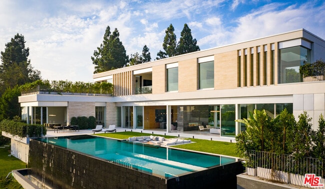 Photo - 642 Perugia Way