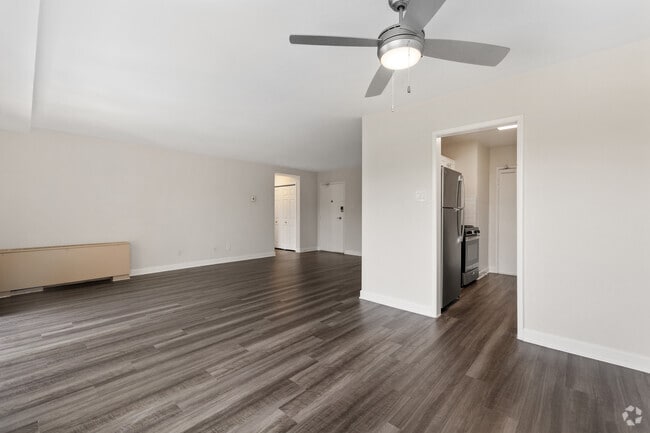 1 BD, 1 BA - 798 SF - Wellington