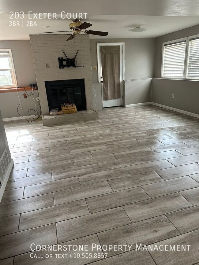 Photo - 203 Exeter Ct