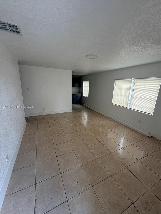 Photo - 753 SW 3rd Pl