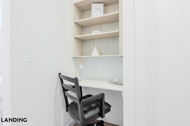 Photo - 2623 Keene St Unidad 503