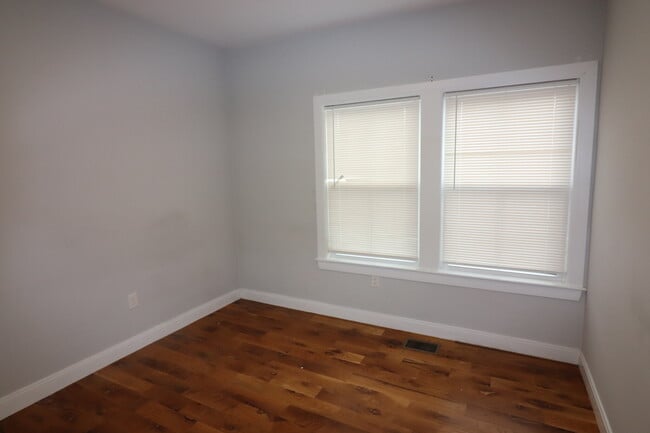 Photo - 477 Meridian St Unidad 3