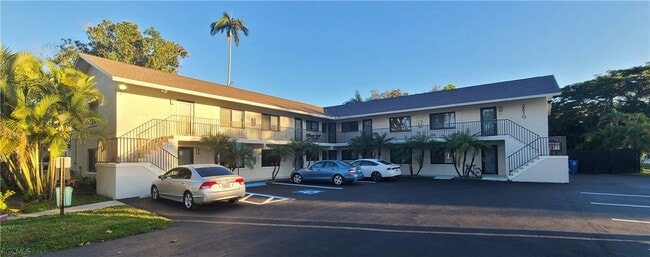 Building Photo - 2610 Providence St Unit 3