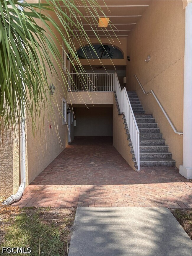 12515 McGregor Blvd Unit 104