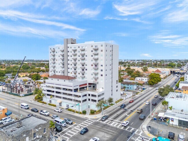 Building Photo - 2217 NW 7th St Unit 1103 Rental