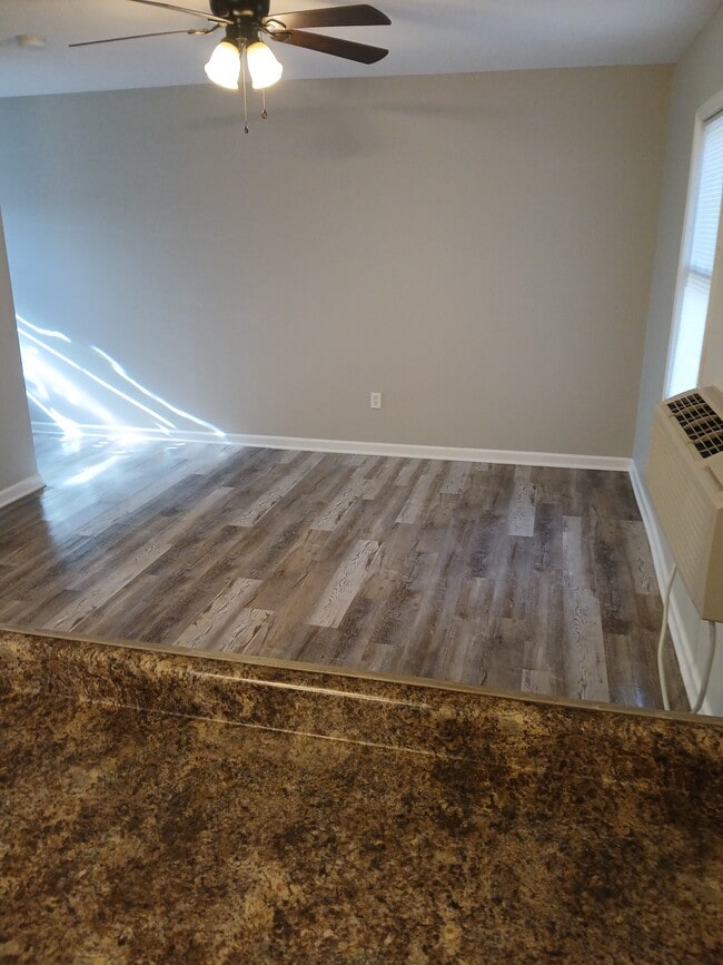 Photo - 405 High St Unit High street