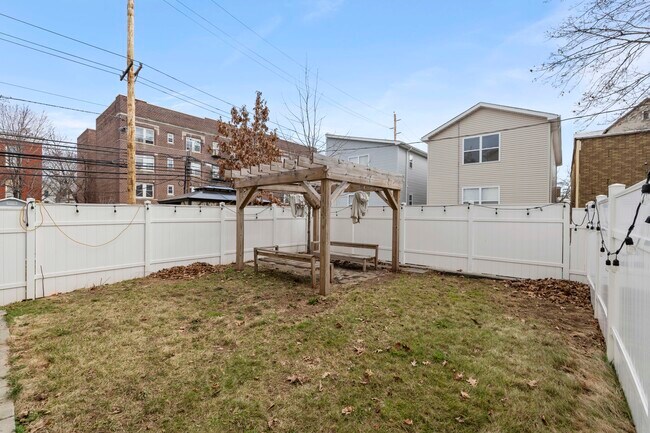 Photo - 47 N 7th St Unidad GD