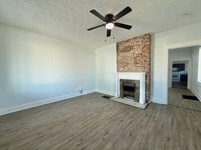 Photo - 5912 Elmwood Ave