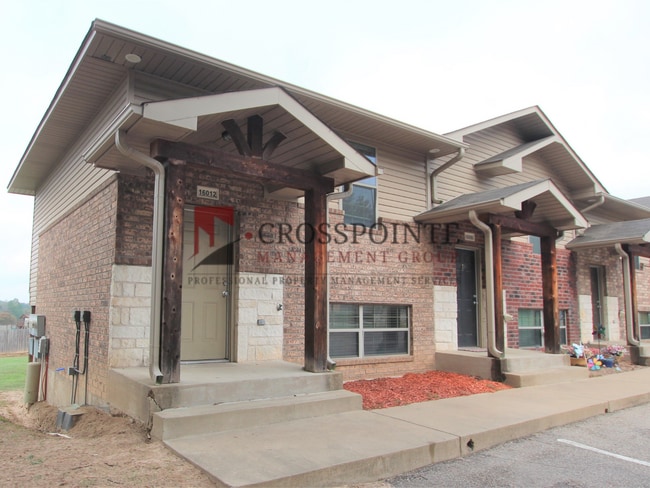 Photo - Lease Takeover Opportunity Available! 2 Bedroom Town house for Rent in Lindale! Unit 18055 Loring Ln