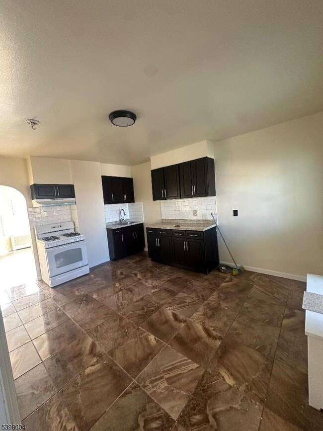 Photo - 115 Danforth Ave