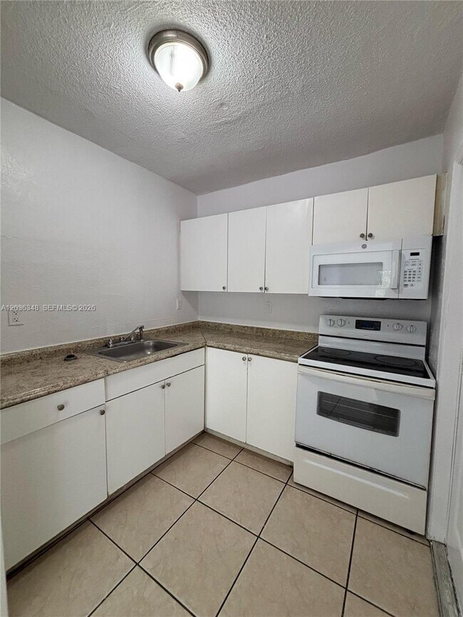 Photo - 8287 NE Miami Ct Unidad 201