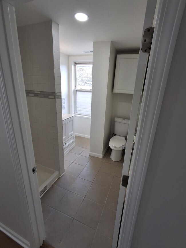 Photo - 471 W 26th St