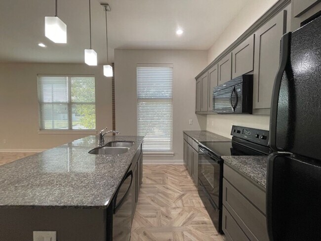 Photo - 622 Hemphill St