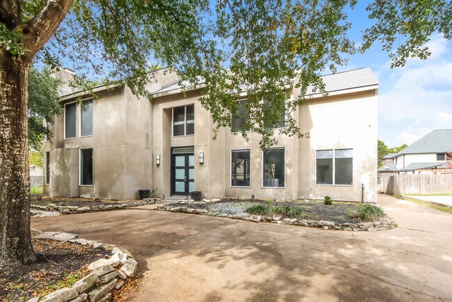 10518 Moorcreek Dr