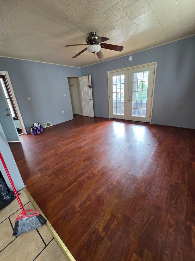 Photo - 1048 E 4th St Unit 1048 E 4th St