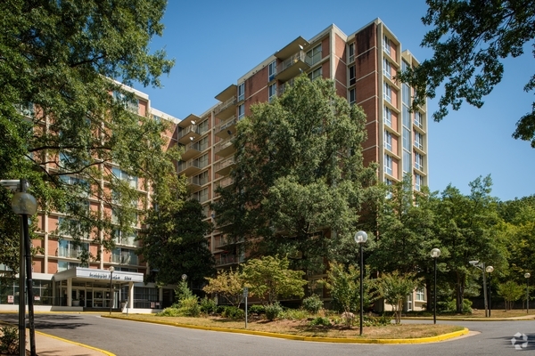 Lush Landscaping - Langston Views Rental