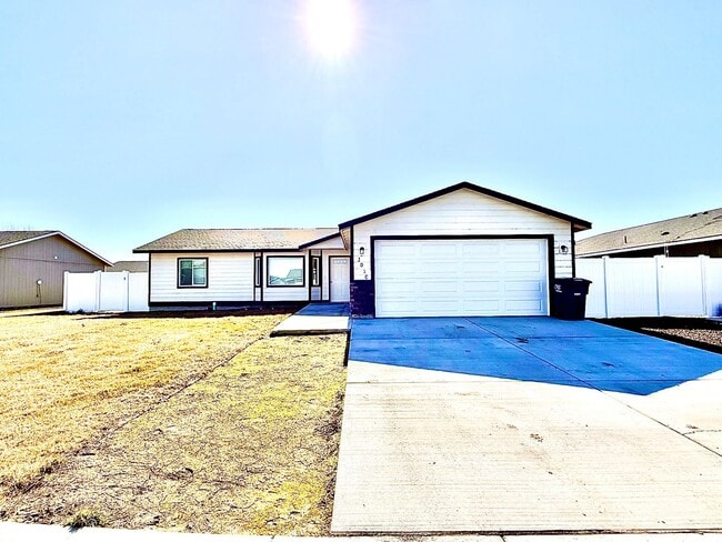 Building Photo - 3 Bedroom 2 Bath Home in Othello