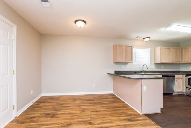 Photo - 7335 Red Maple Dr