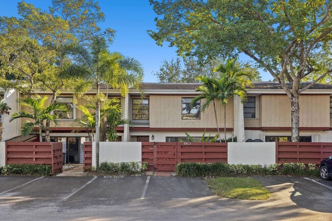 Building Photo - 3012 Willow Ln