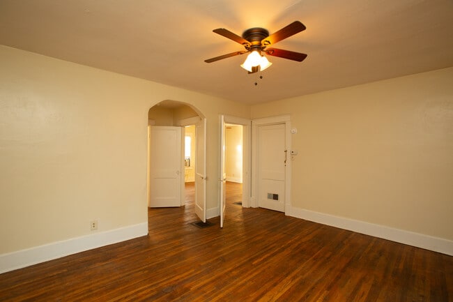 Photo - 201 Lauderdale Rd Unit 201 B Lauderdale Rd