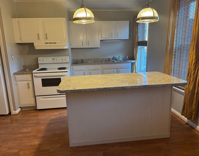 Photo - 253 W 17th St Unit 253 1/2 W 17th St