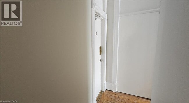 Photo - 130 Brown St