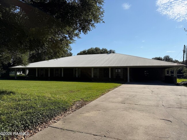 325 Yearling Rd