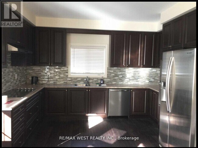 Photo - 3052 Max Khan Blvd