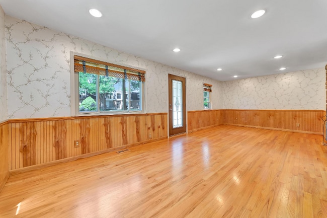 Photo - 4980 Ainsley Ave