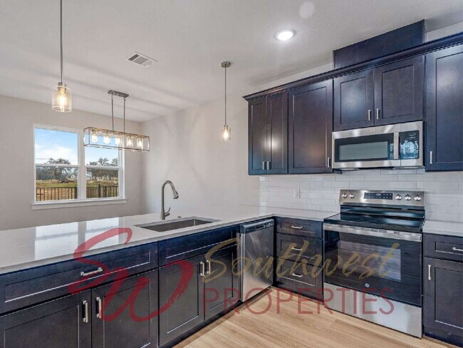 Photo - Gorgeous 3 bedroom townhome with a quick, easy walk to TSU campus!