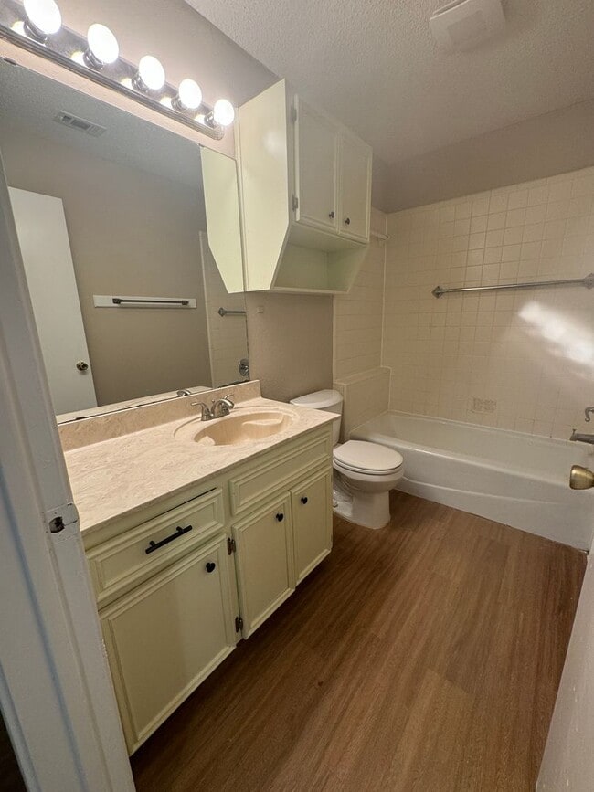 Photo - 214 Tamara Dr Unidad A